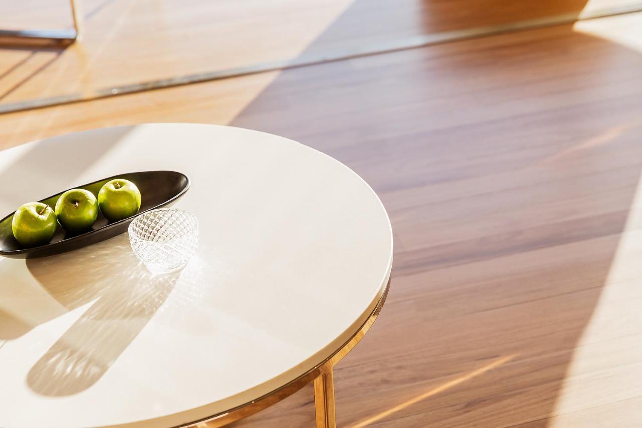 Fraser Suites Σίδνεϊ Εξωτερικό φωτογραφία A table with a melamine tabletop