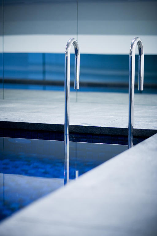 Fraser Suites Σίδνεϊ Εξωτερικό φωτογραφία A close-up of the glass floor